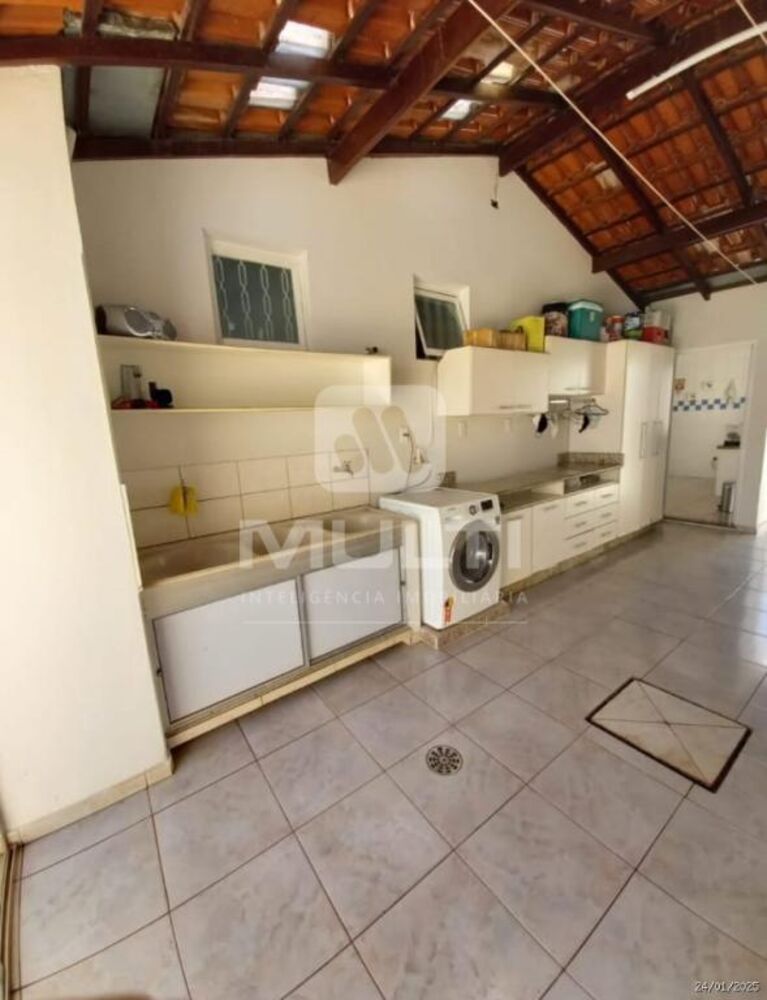 Casa, 3 quartos, 196 m² - Foto 4