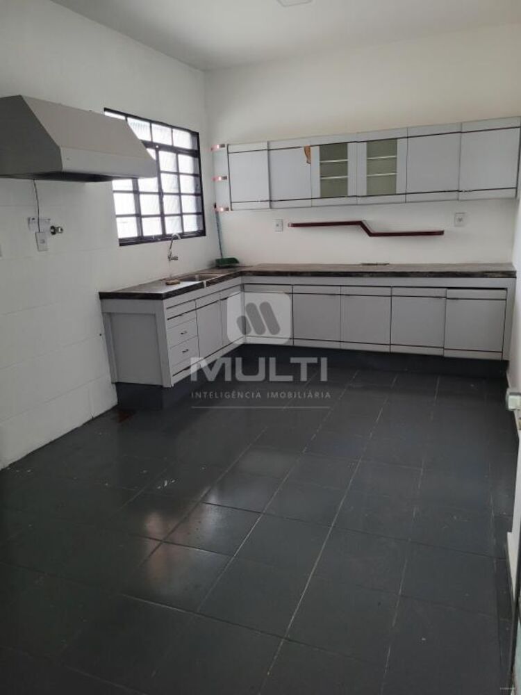Casa à venda com 4 quartos, 206m² - Foto 6