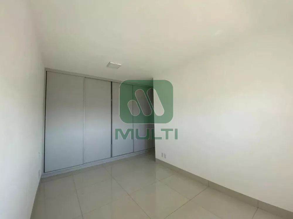 Apartamento à venda com 3 quartos, 143m² - Foto 4