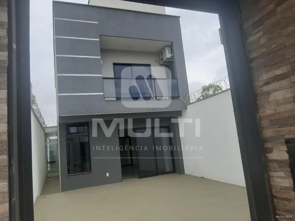 Casa, 3 quartos, 108 m² - Foto 1