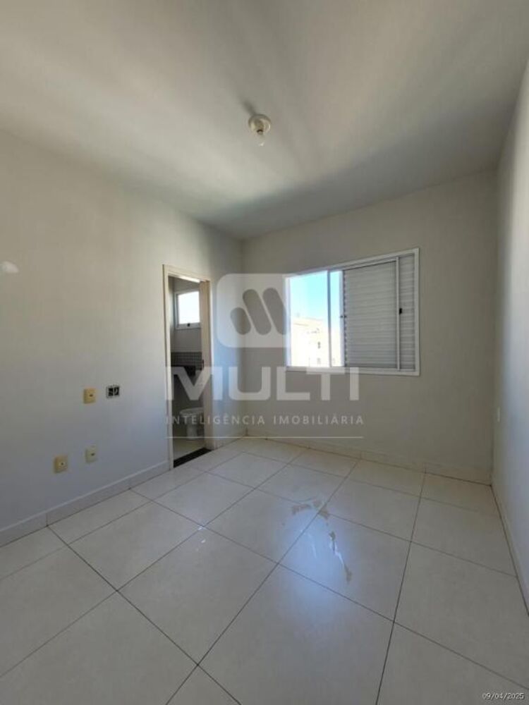 Apartamento à venda com 2 quartos, 58m² - Foto 4