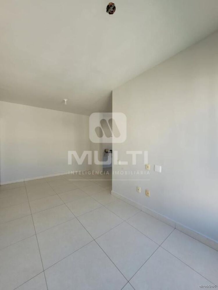 Apartamento à venda com 2 quartos, 58m² - Foto 1