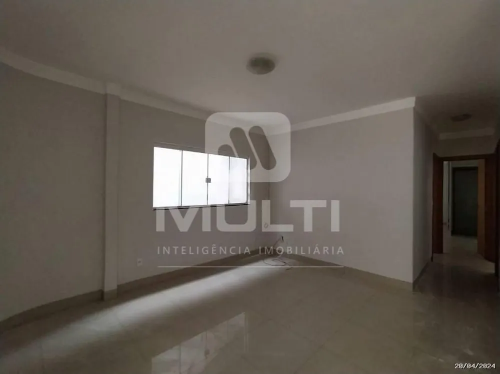 Casa, 3 quartos, 200 m² - Foto 1