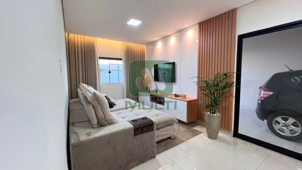 Casa à venda com 3 quartos, 170m² - Foto 1