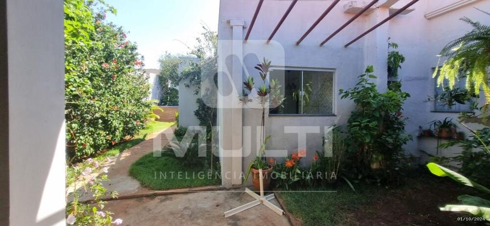 Casa, 4 quartos, 151 m² - Foto 1