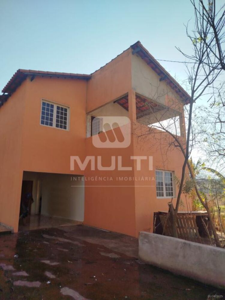 Chácara à venda com 4 quartos, 280m² - Foto 1