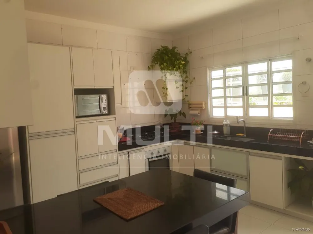 Casa, 3 quartos, 250 m² - Foto 9