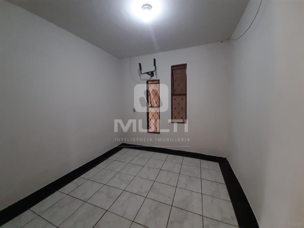 Casa, 3 quartos, 276 m² - Foto 4