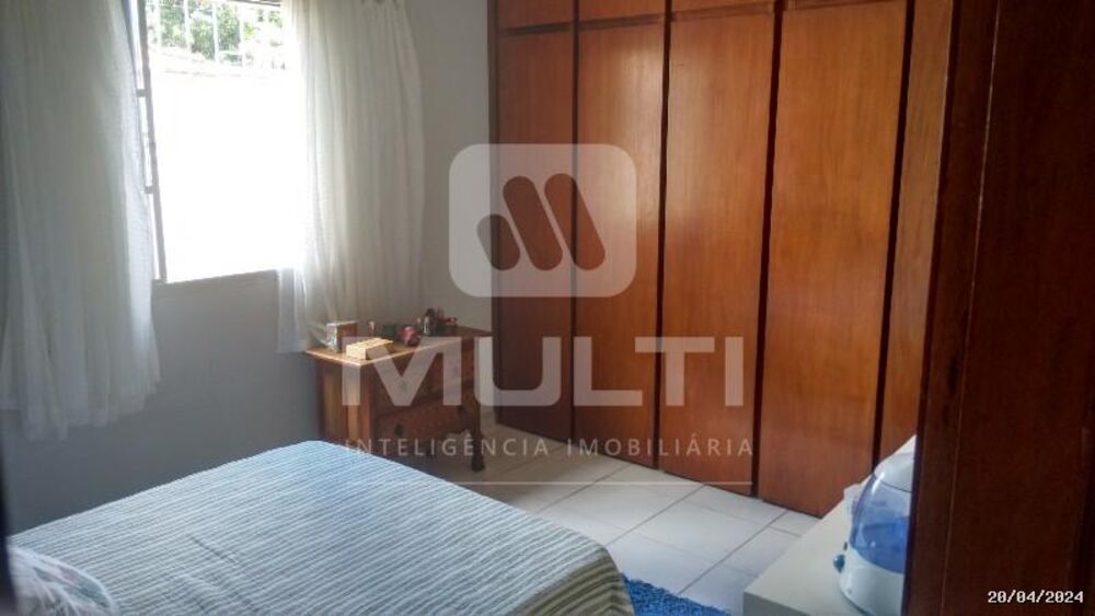 Casa, 3 quartos, 195 m² - Foto 1