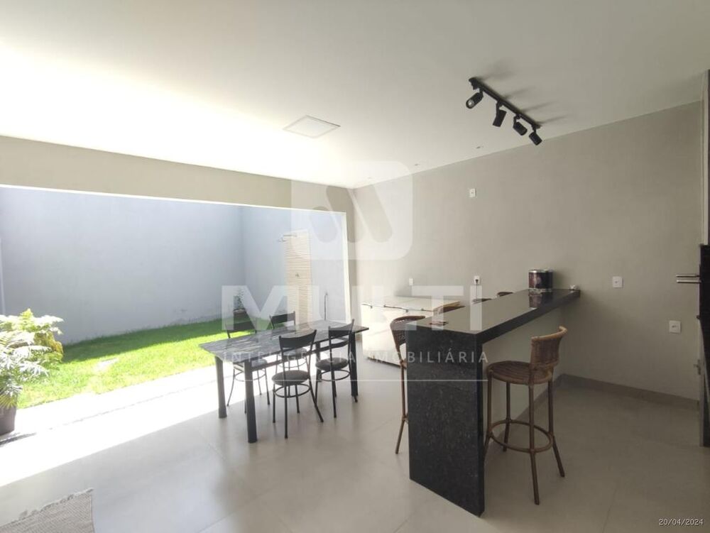 Casa, 4 quartos, 345 m² - Foto 1