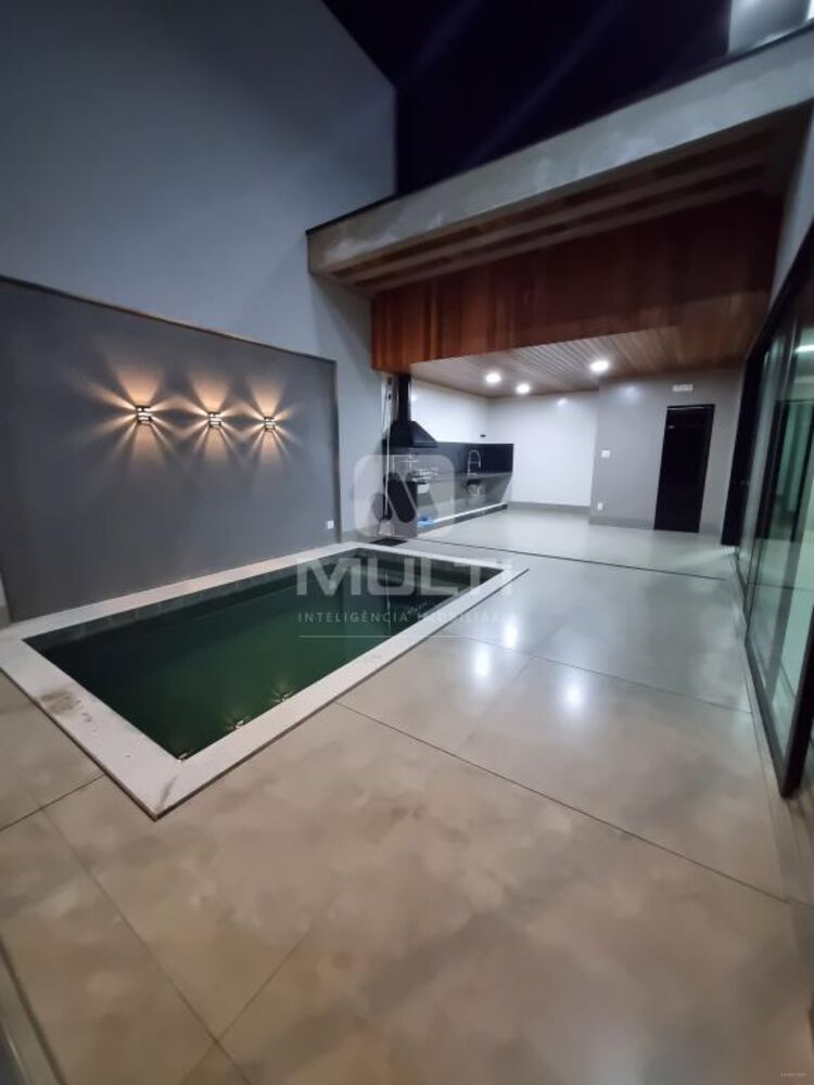 Casa, 3 quartos, 211 m² - Foto 2
