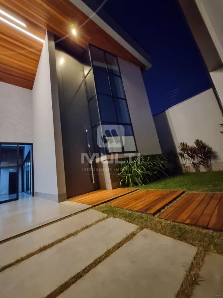 Casa, 3 quartos, 211 m² - Foto 3
