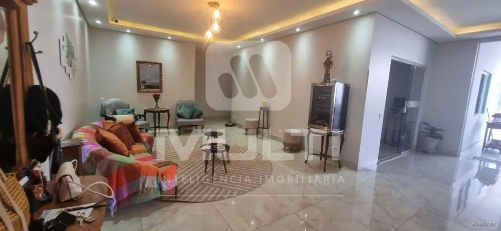 Casa, 3 quartos, 325 m² - Foto 1