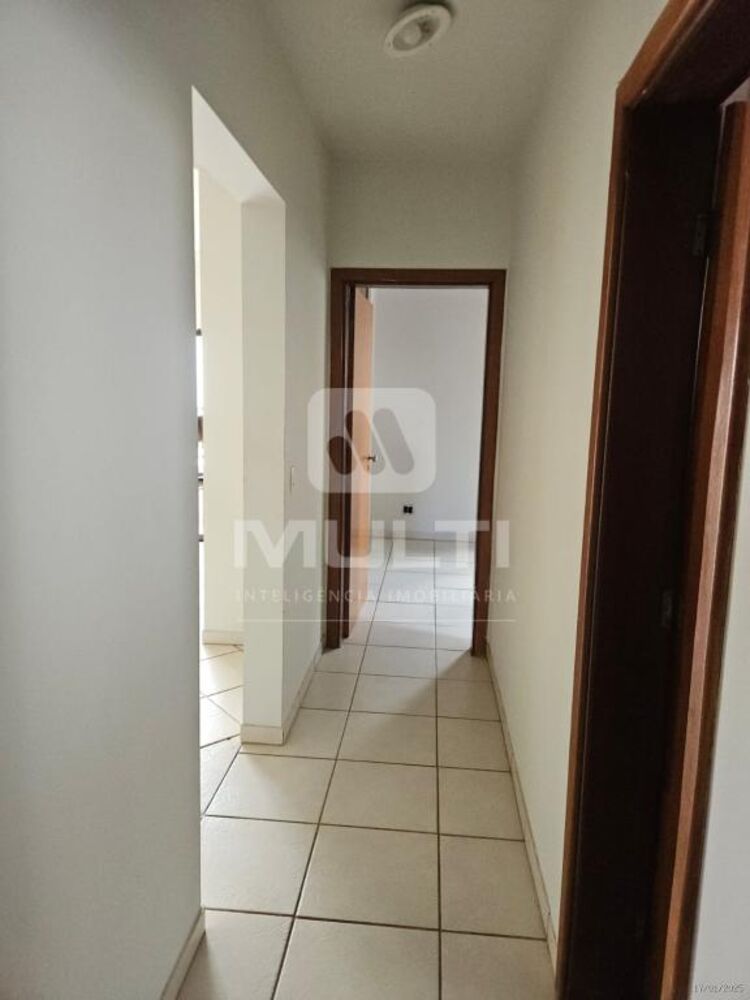 Apartamento à venda com 2 quartos, 80m² - Foto 3