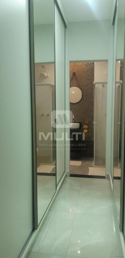 Casa à venda com 3 quartos, 300m² - Foto 30