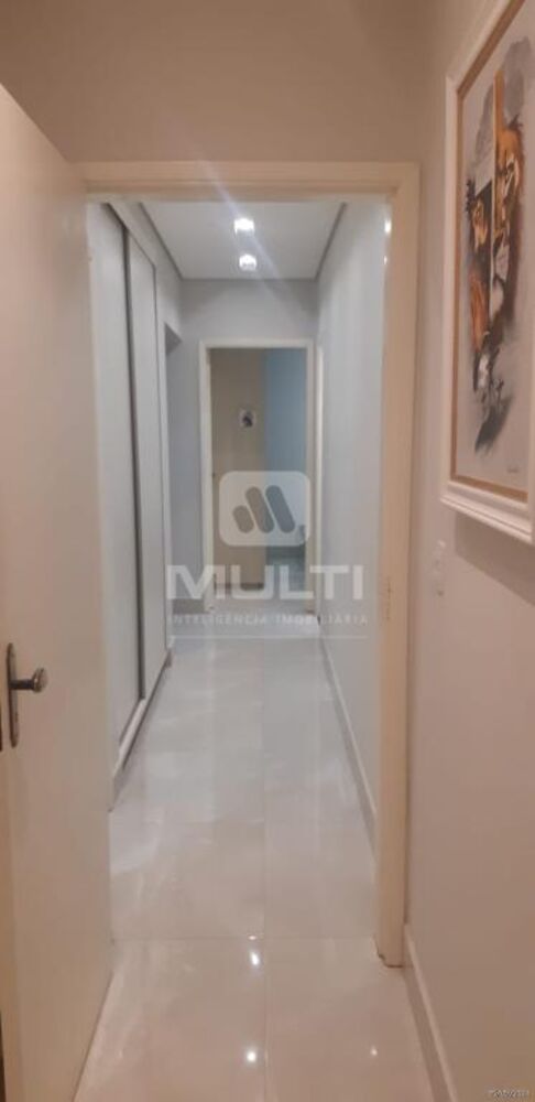 Casa à venda com 3 quartos, 300m² - Foto 20