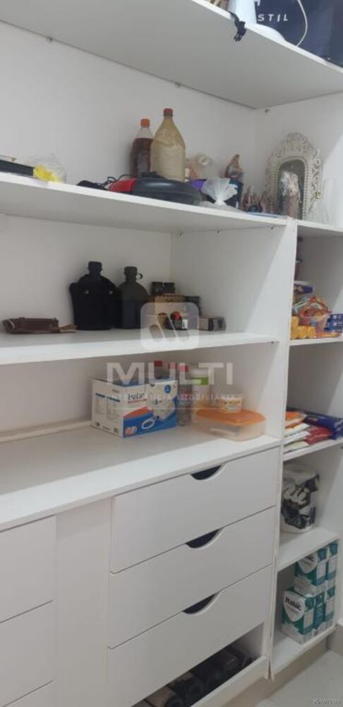 Casa à venda com 3 quartos, 300m² - Foto 32
