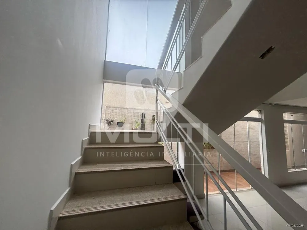 Casa, 4 quartos, 225 m² - Foto 3