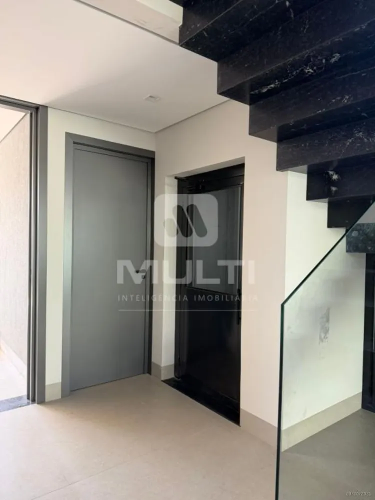 Casa, 3 quartos, 325 m² - Foto 1