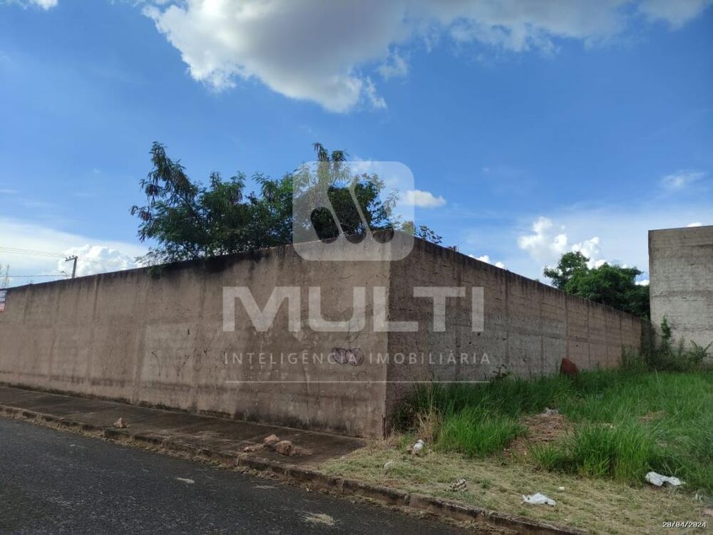 Terreno à venda com 1 quarto, 437m² - Foto 3