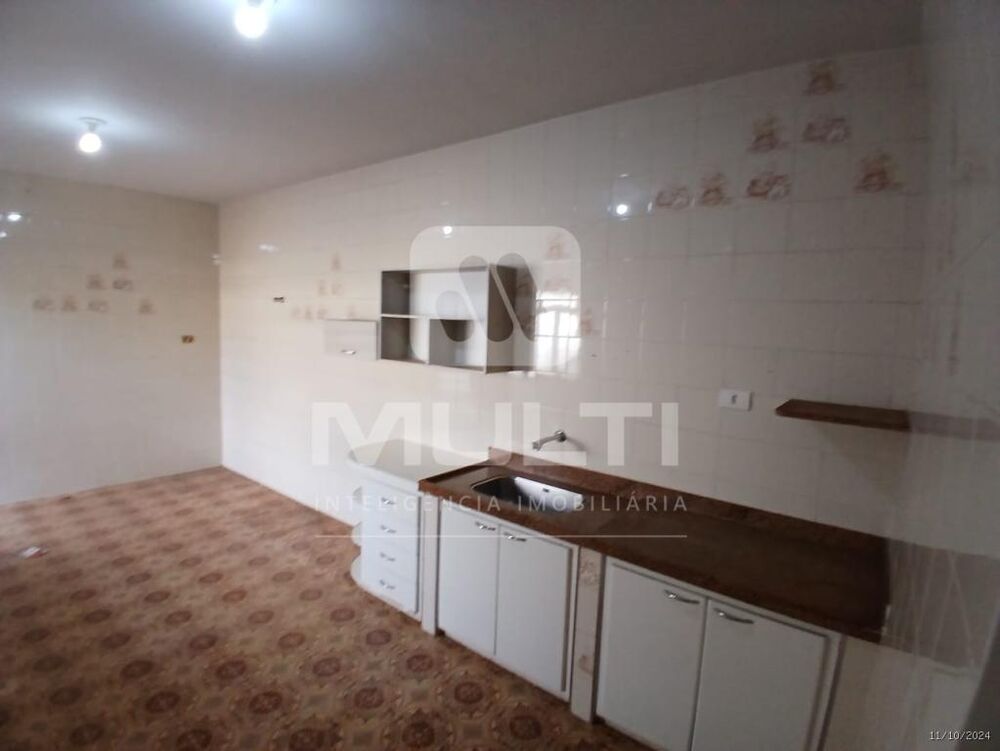 Casa à venda com 2 quartos, 124m² - Foto 9