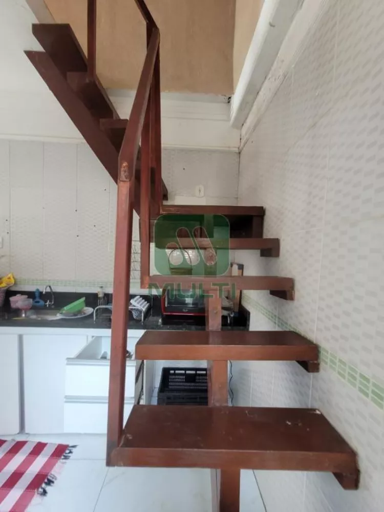 Casa à venda com 3 quartos, 185m² - Foto 7