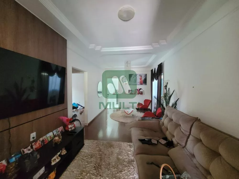 Casa à venda com 3 quartos, 185m² - Foto 3