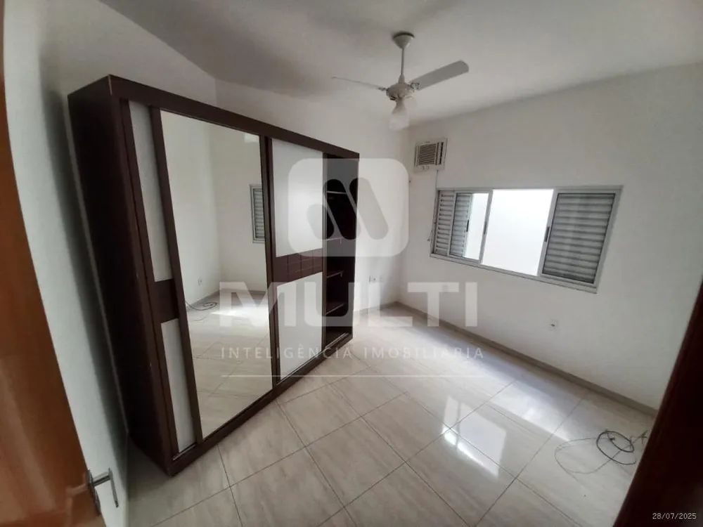 Casa, 3 quartos, 200 m² - Foto 4