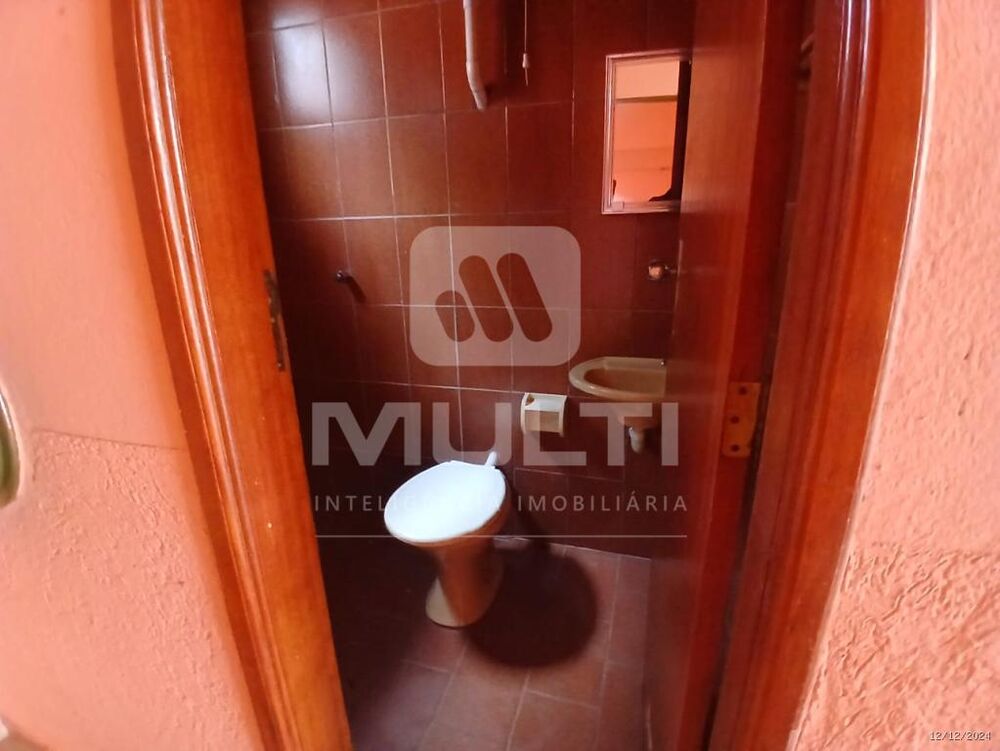 Casa à venda com 3 quartos, 200m² - Foto 30