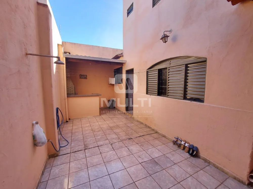 Casa, 4 quartos, 284 m² - Foto 1