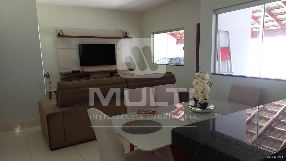 Casa à venda com 2 quartos, 300m² - Foto 3
