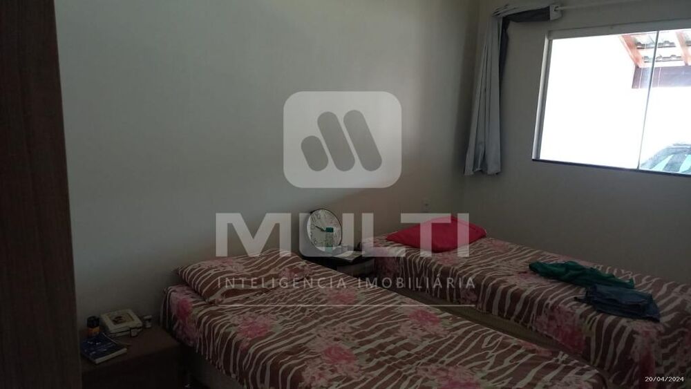 Casa à venda com 2 quartos, 300m² - Foto 11