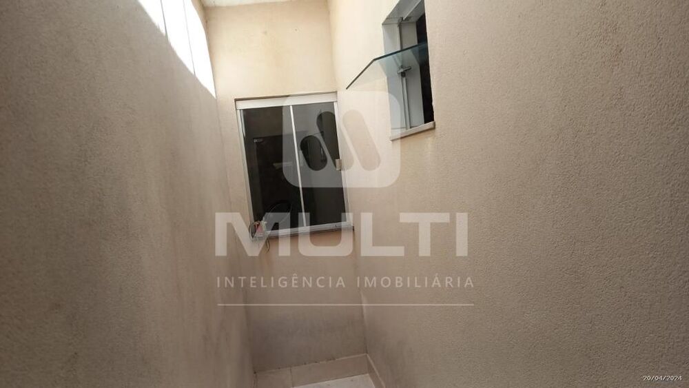 Casa à venda com 2 quartos, 300m² - Foto 7