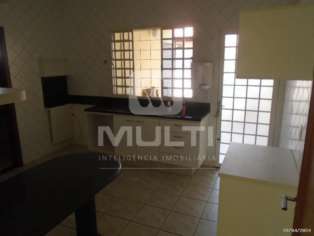 Casa, 3 quartos, 250 m² - Foto 8