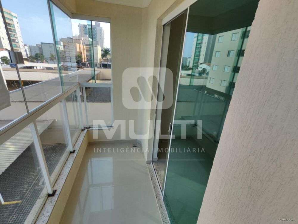Apartamento à venda com 2 quartos, 69m² - Foto 5