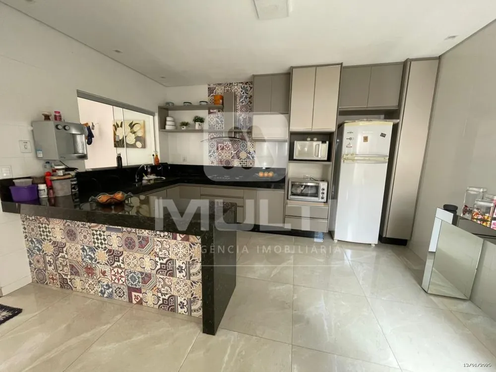 Casa, 3 quartos, 197 m² - Foto 3