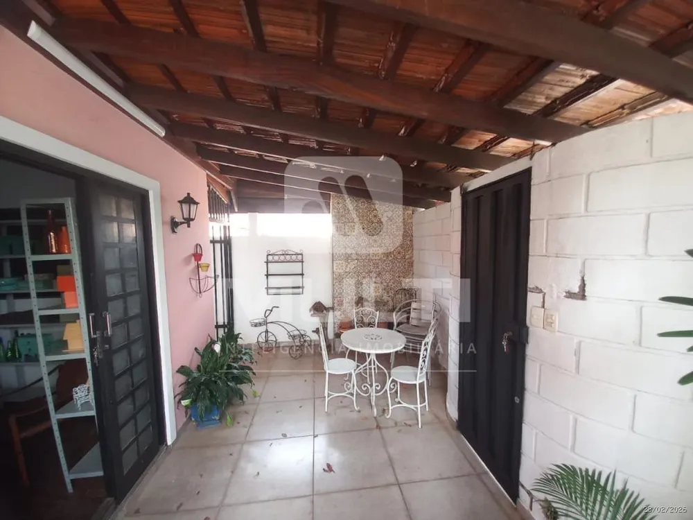 Casa, 4 quartos, 250 m² - Foto 4
