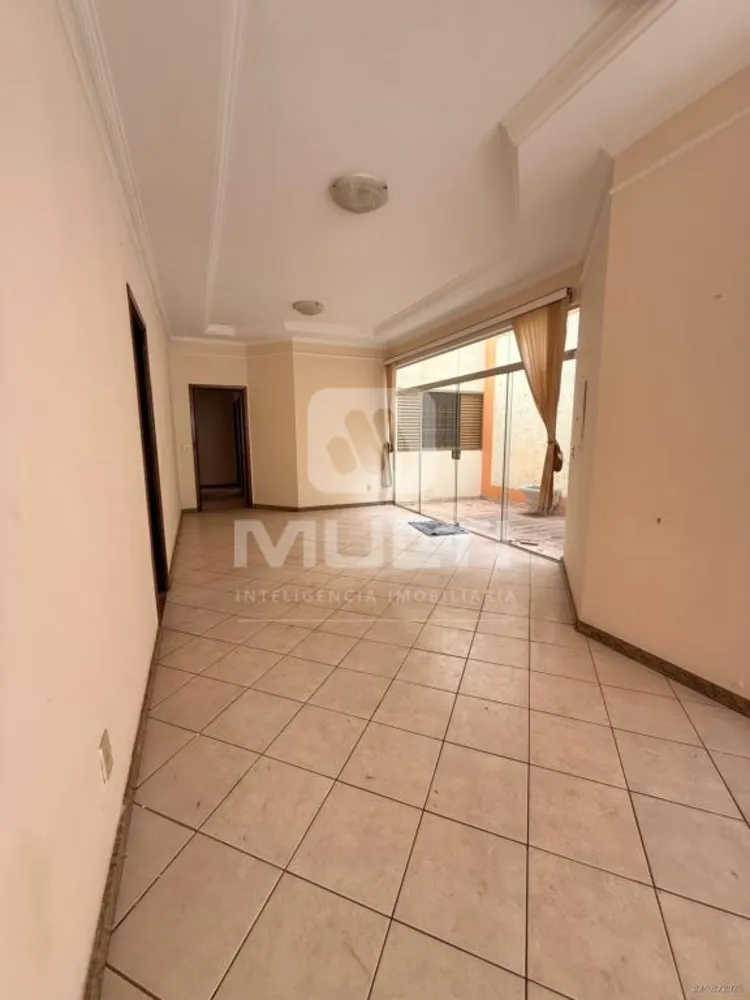 Casa, 4 quartos, 250 m² - Foto 1