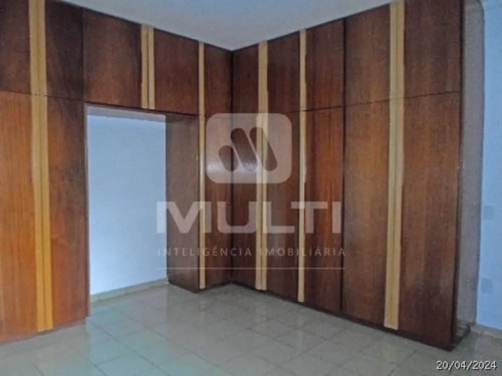 Casa, 4 quartos, 331 m² - Foto 4