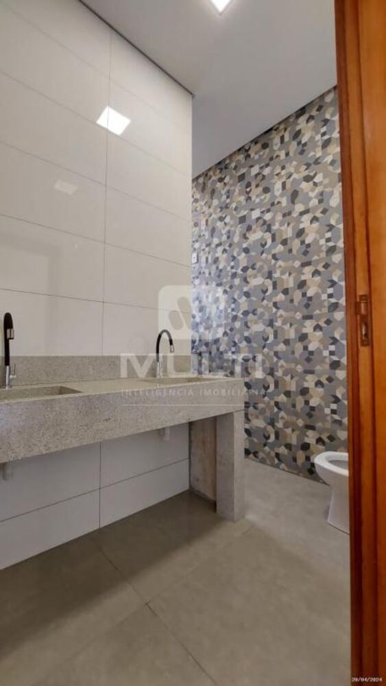 Casa à venda com 3 quartos, 180m² - Foto 8