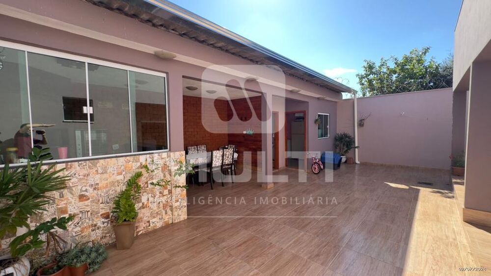 Casa, 3 quartos, 222 m² - Foto 1