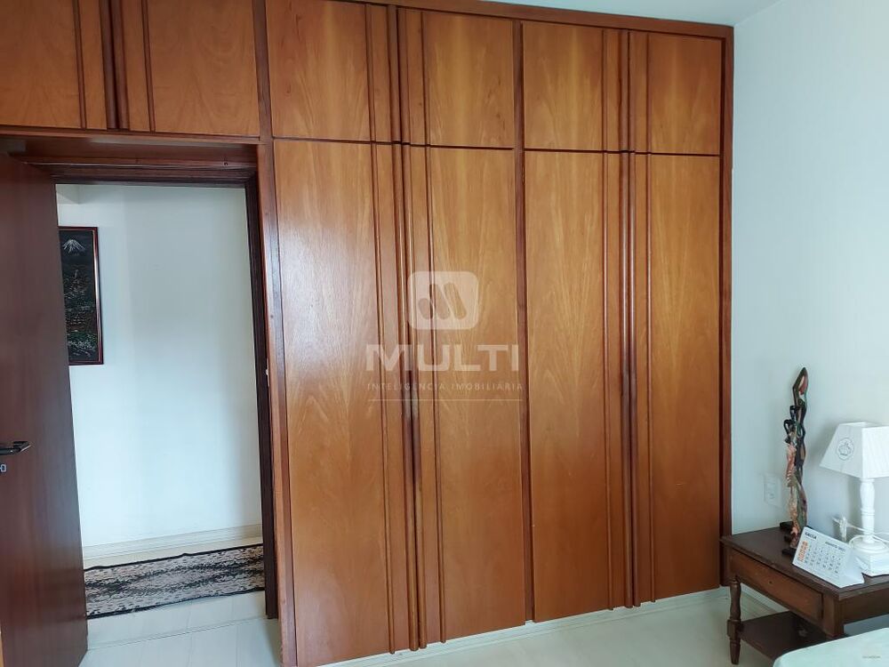 Apartamento à venda com 3 quartos, 130m² - Foto 5