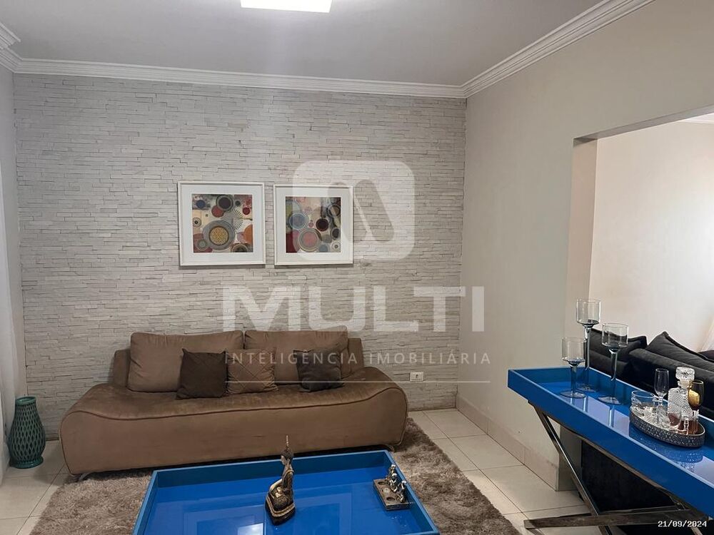 Casa, 3 quartos, 200 m² - Foto 1