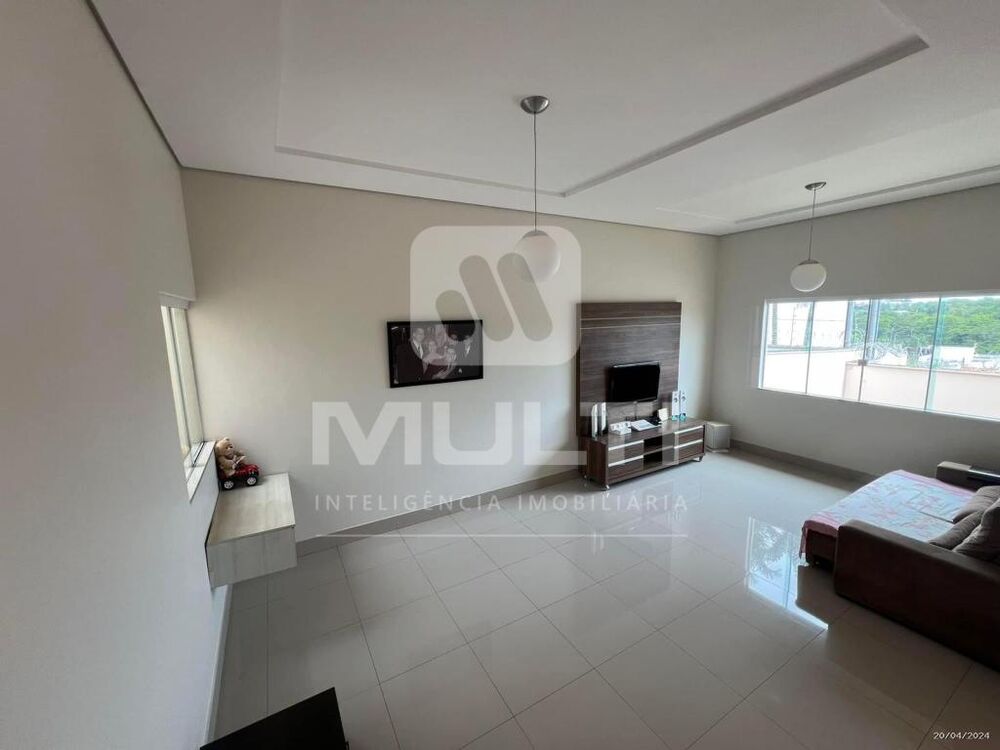 Casa, 3 quartos, 350 m² - Foto 1