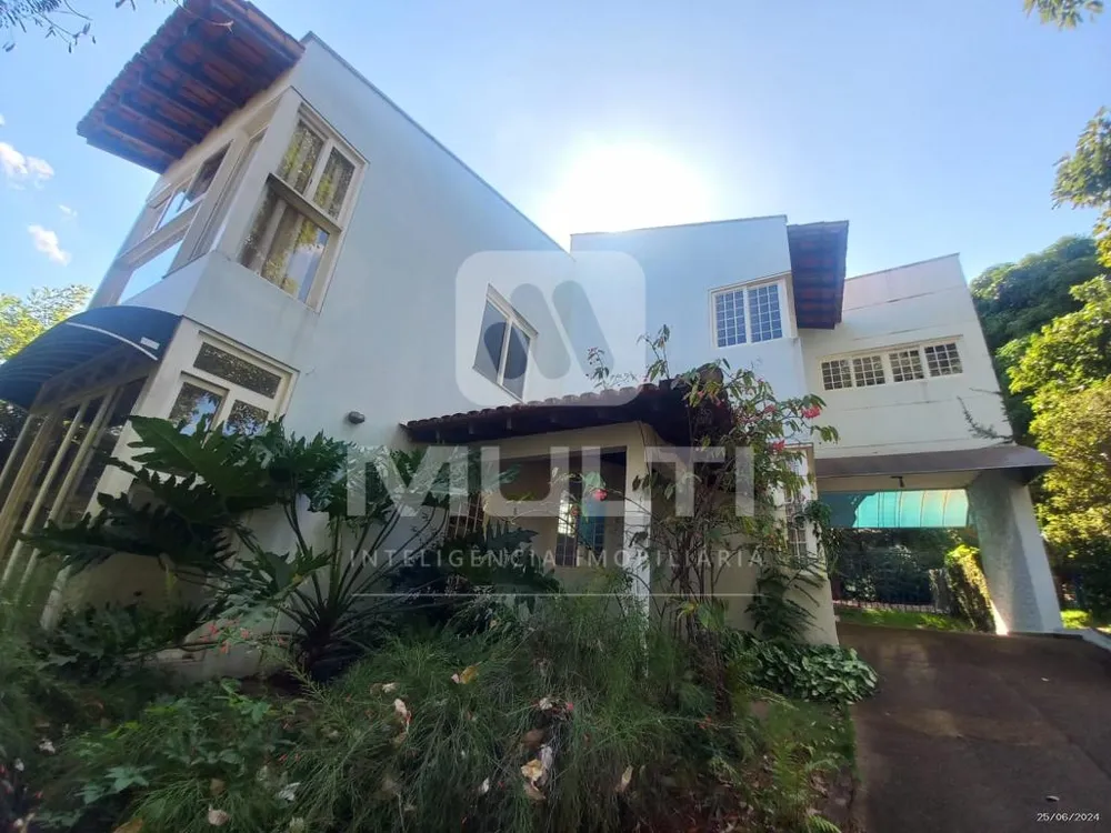 Casa, 4 quartos, 200 m² - Foto 1