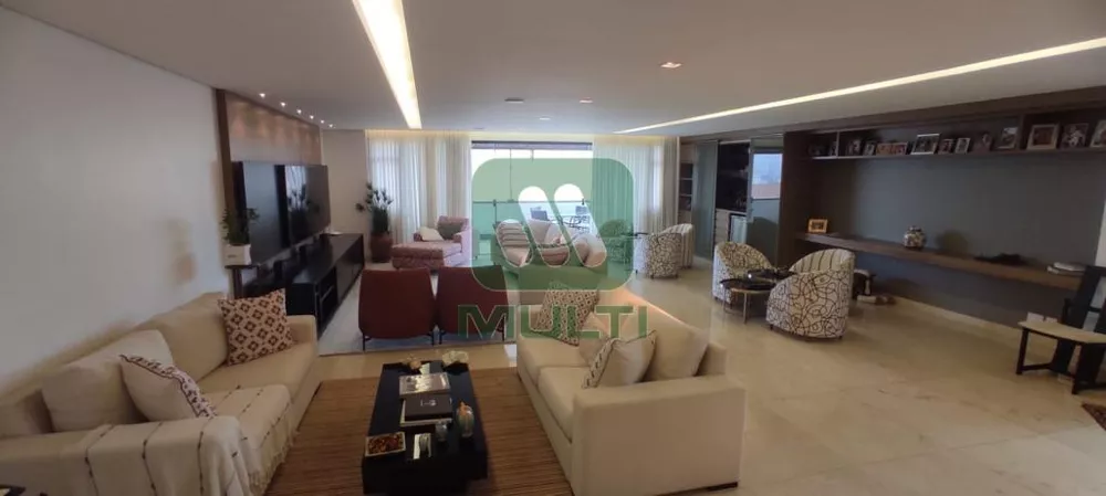 Apartamento à venda com 3 quartos, 271m² - Foto 1