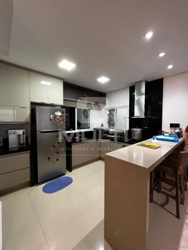 Casa, 3 quartos, 256 m² - Foto 6
