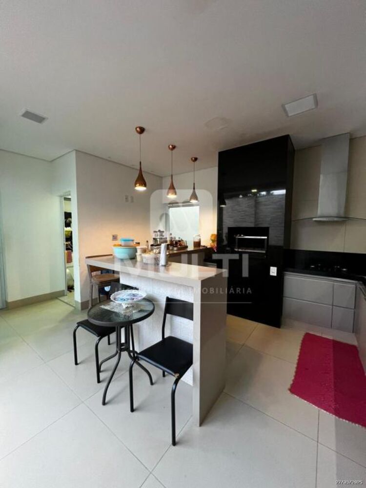 Casa, 3 quartos, 256 m² - Foto 10