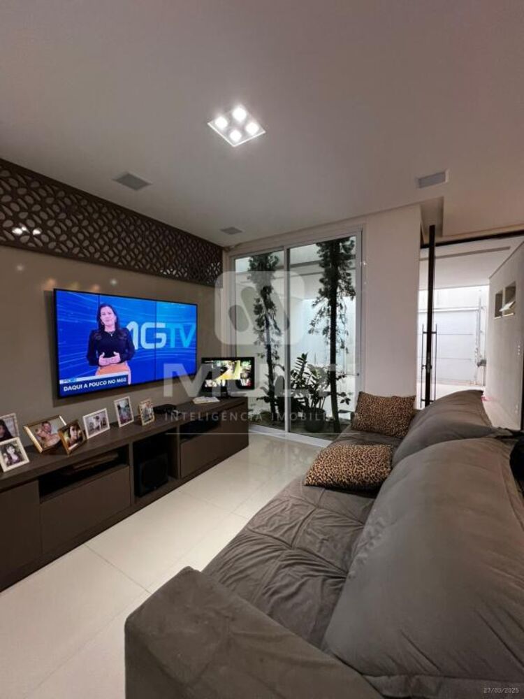 Casa, 3 quartos, 256 m² - Foto 1