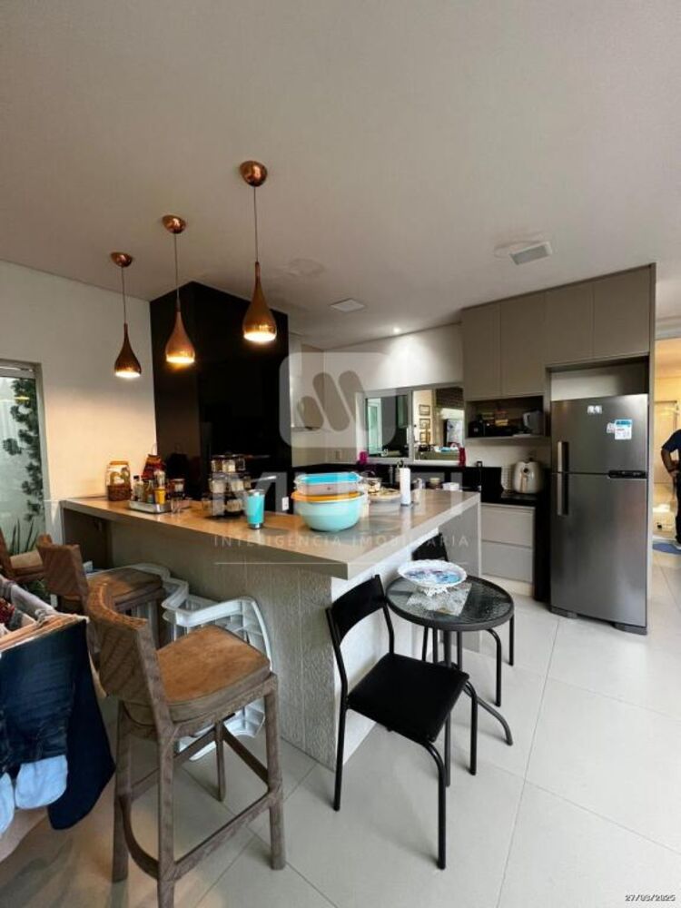 Casa, 3 quartos, 256 m² - Foto 8